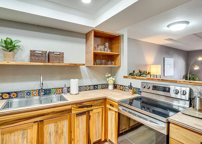 Pool & Hot Tub: Updated W/ Workspace * Tucson