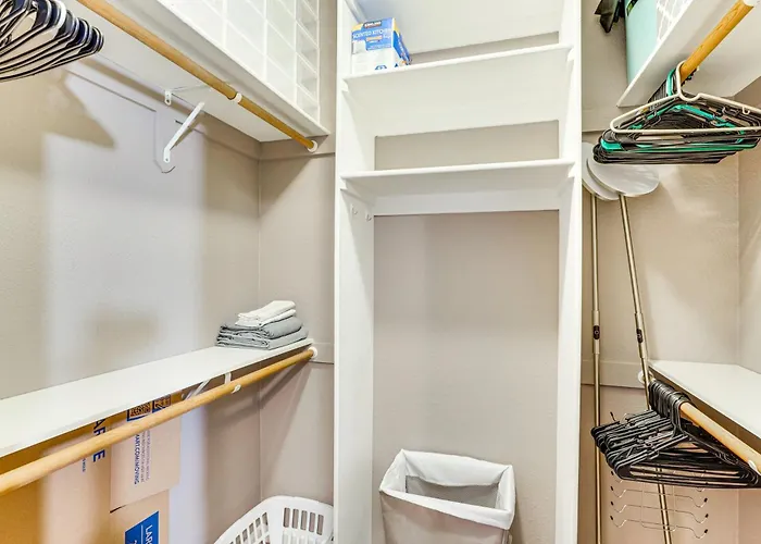 Сasa de vacaciones Pool & Hot Tub: Updated W/ Workspace *